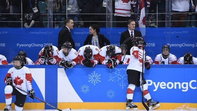 PyeongChang 2018 : Une médaille d’argent crève-cœur pour les hockeyeuses et la domination du Canada en patinage de vitesse – Jour 13