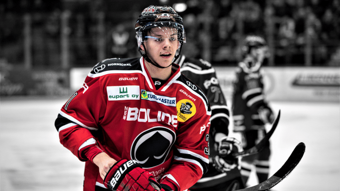 Jesperi Kotkaniemi à Montréal Jesperi Kotkaniemi