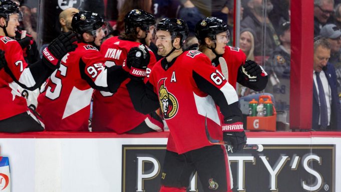 Les Golden Knights accueillent Mark Stone en grand