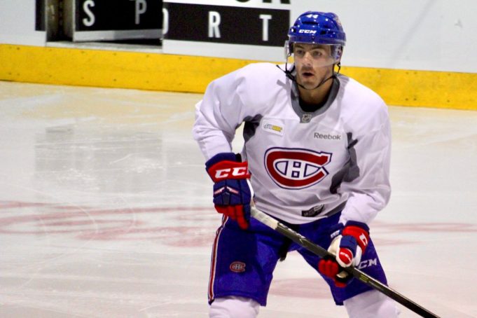 Nicolas Deslauriers a initié le jeune Ryan Poehling lors de son premier entrainement avec le Tricolore