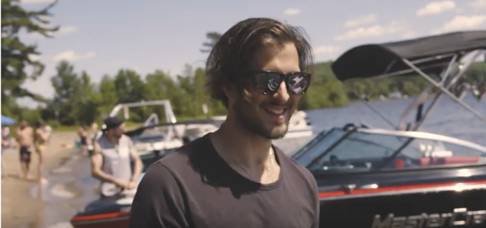 Philip Danault en vedette dans une pub de hockey sur … l’eau (VIDÉO)
