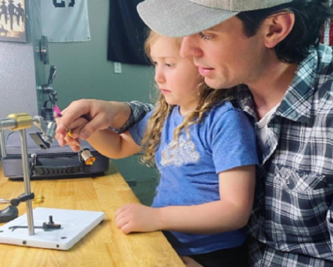 Carey Price est critiqué pour le drapeau avec une arme sur sa dernière photo