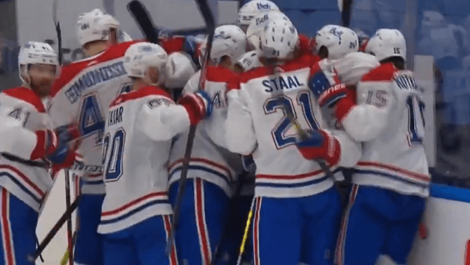 Nick Suzuki donne une victoire en prolongation au Canadien