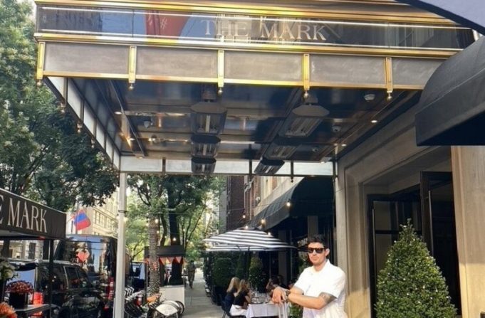 Angela Price partage la première photo de Carey Price en béquilles après son opération