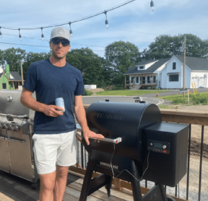 Jake Allen célèbre sa fête en portant une camisole de Goal Caufield